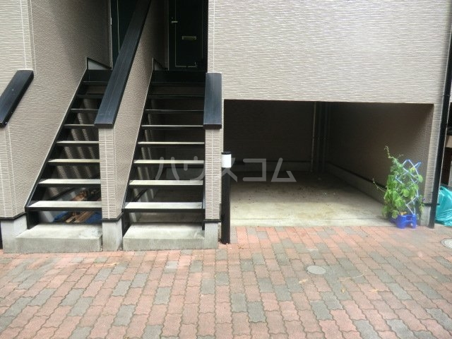 2/3 エントランス