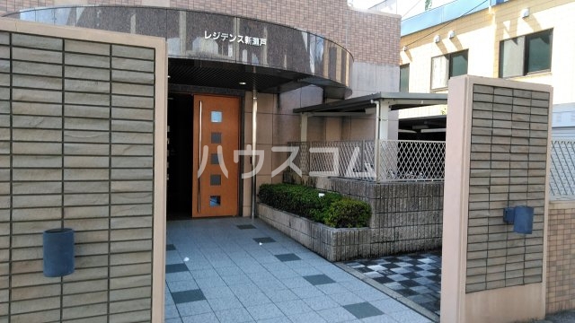 18/27 エントランス