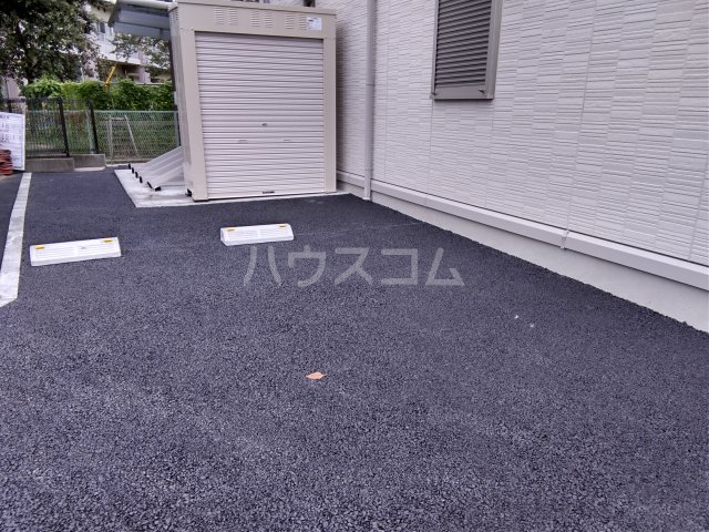 27/30 駐車場