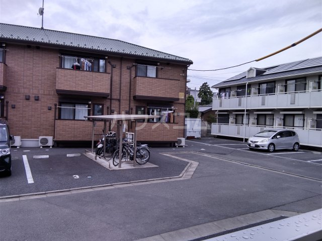 28/30 駐車場