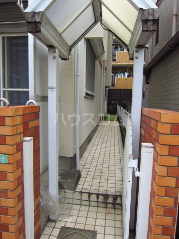 16/20 エントランス