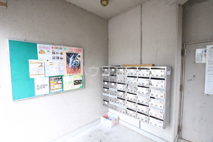 24/30 エントランス