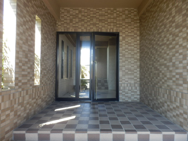 22/30 エントランス