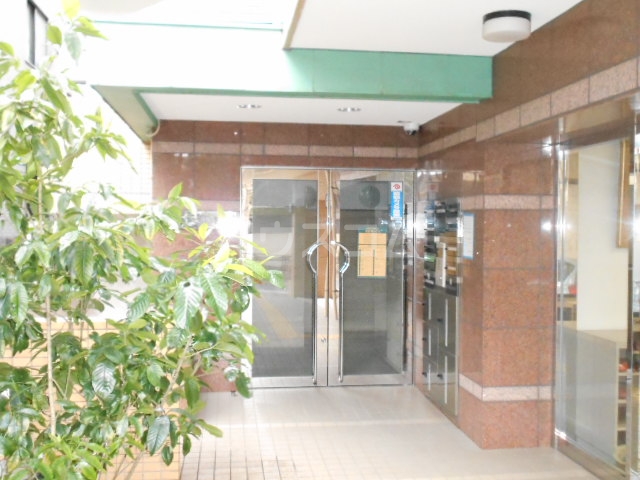 18/29 エントランス