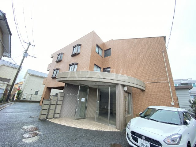 23/30 エントランス