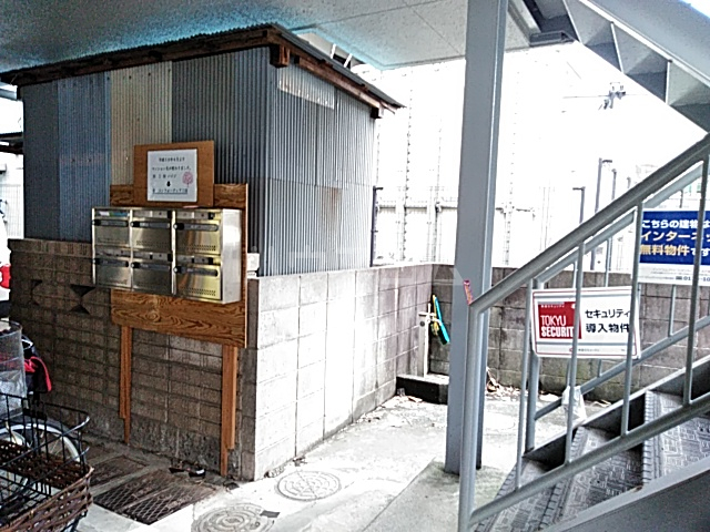 18/20 エントランス