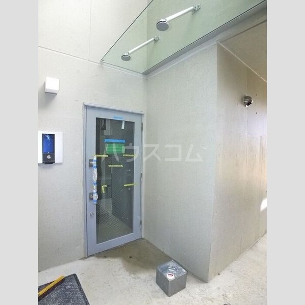 13/19 エントランス