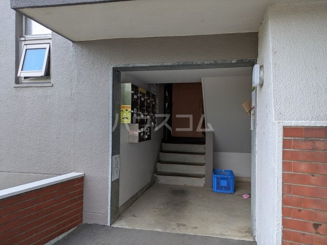 28/30 エントランス