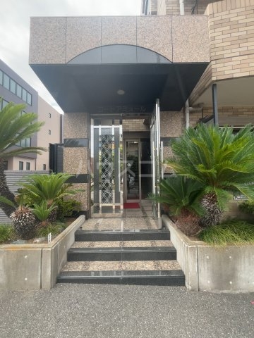 17/26 エントランス