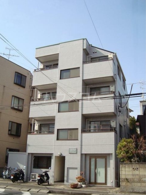 14/18 エントランス