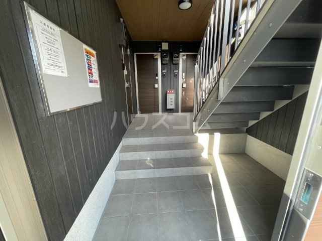 28/30 エントランス