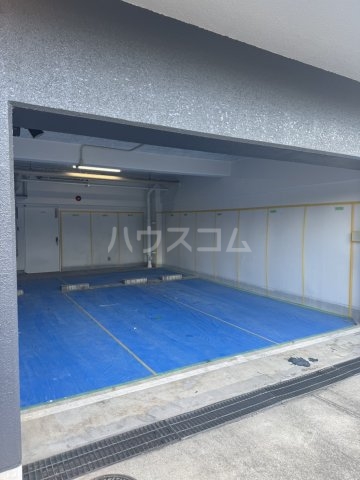 17/17 駐車場