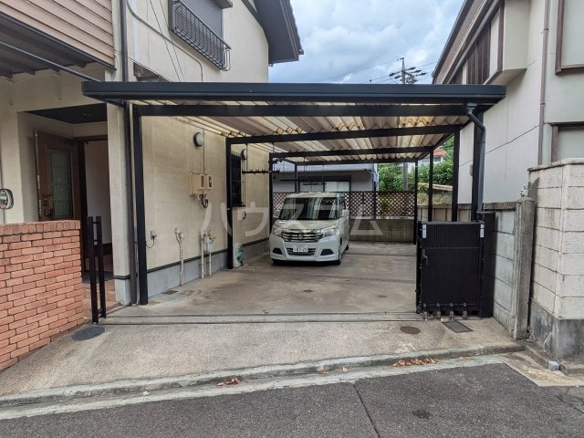2/7 駐車場