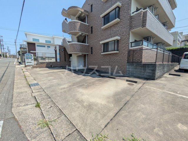 20/28 駐車場
