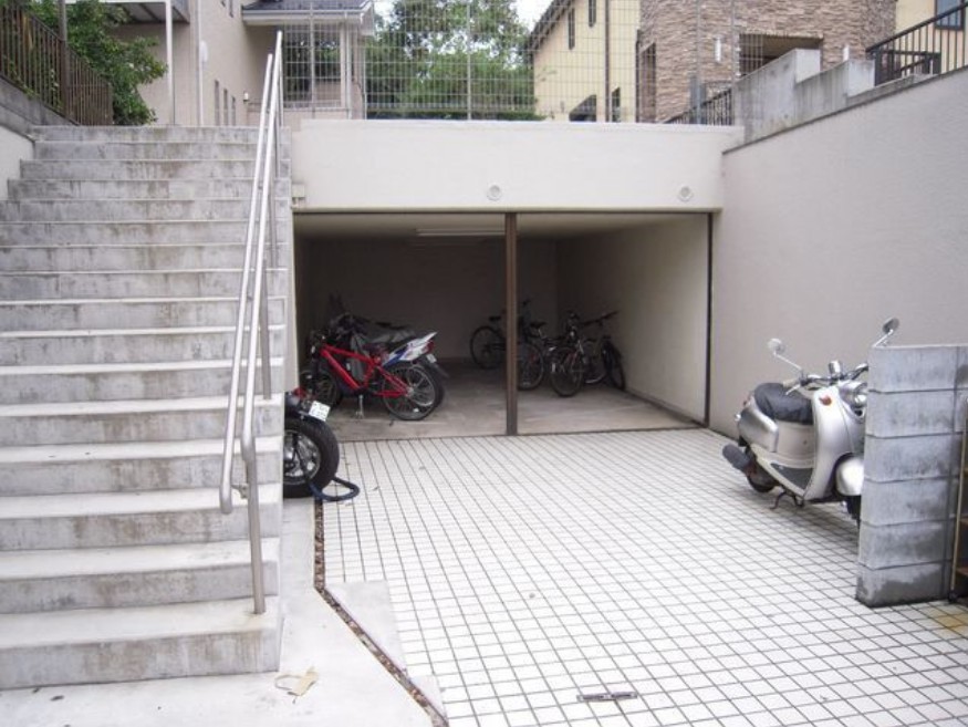 14/16 エントランス