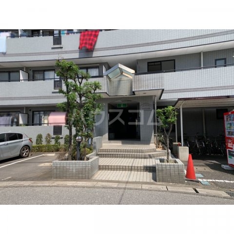 22/30 エントランス