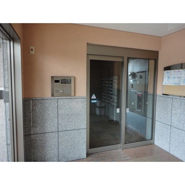 16/24 エントランス