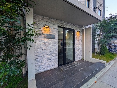 21/29 エントランス