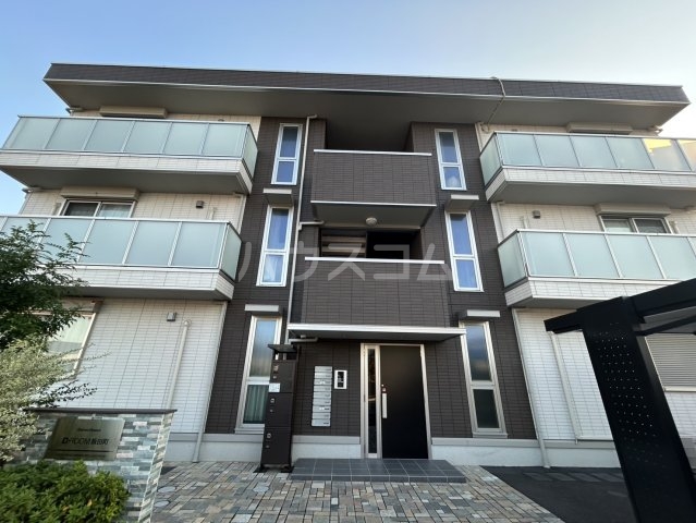 28/30 エントランス