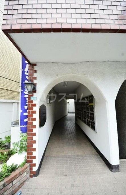 13/15 エントランス