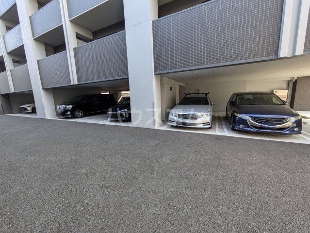 22/26 駐車場