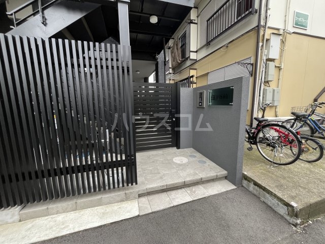 2/3 エントランス