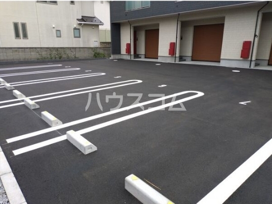 28/30 駐車場