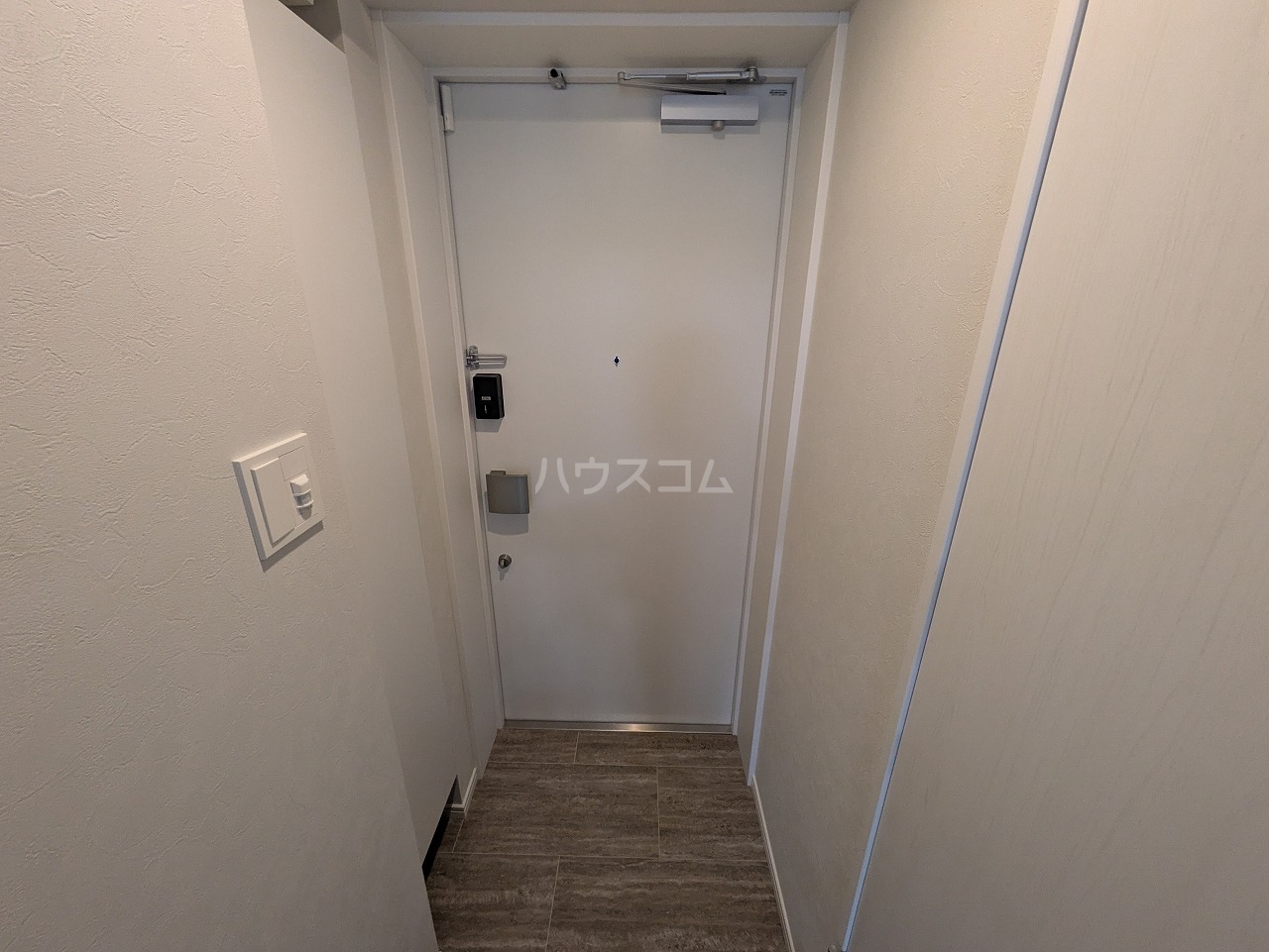 14/30 玄関