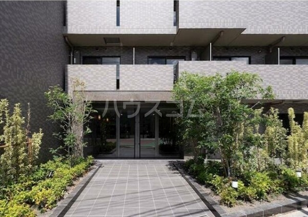 18/26 エントランス