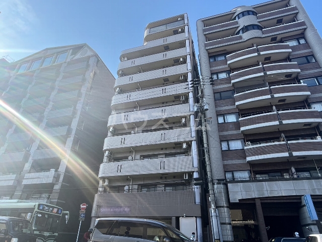 アルテハイム二条城の外観