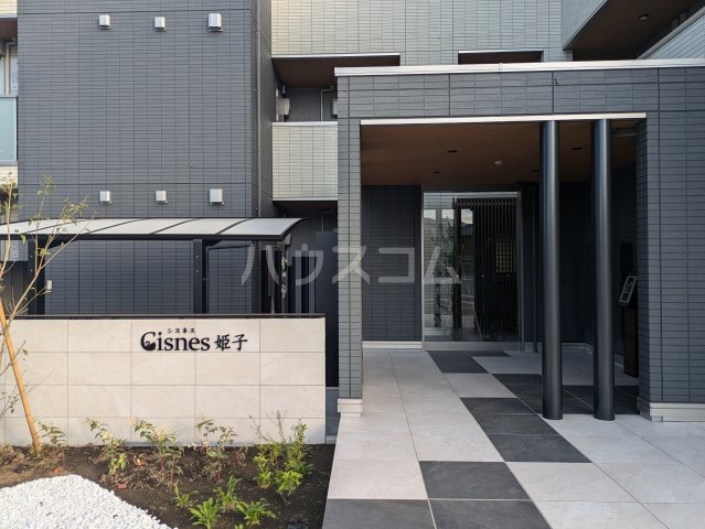 28/30 エントランス