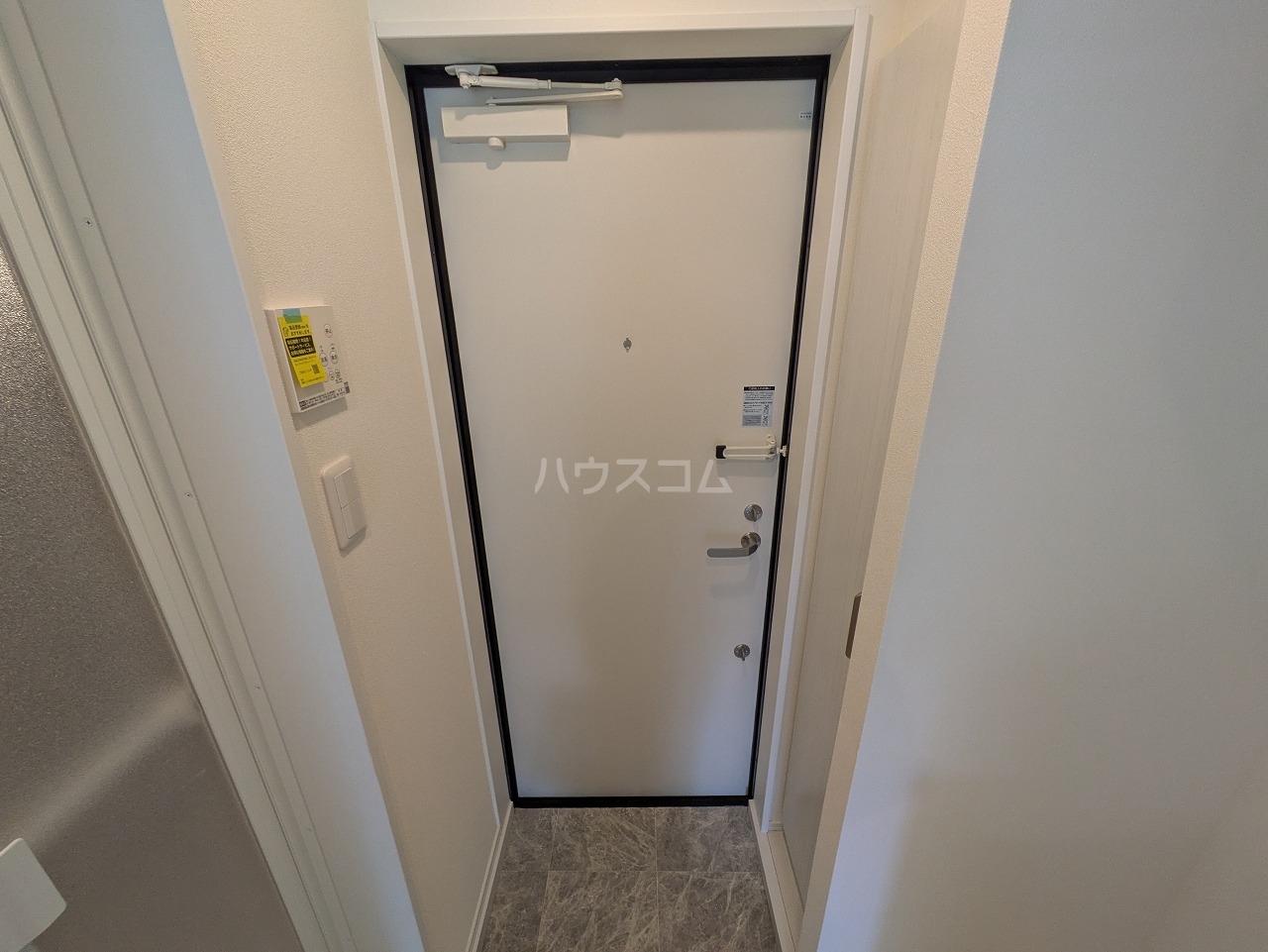 13/30 玄関