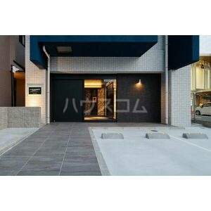 16/18 エントランス