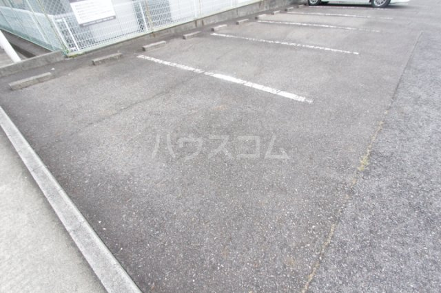 23/30 駐車場