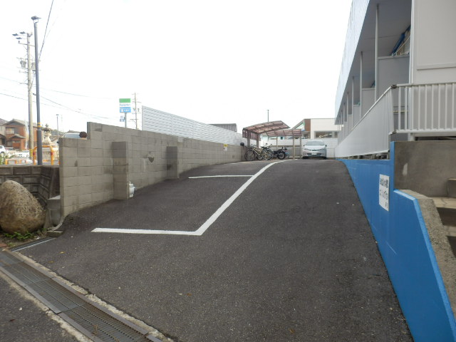 22/30 駐車場