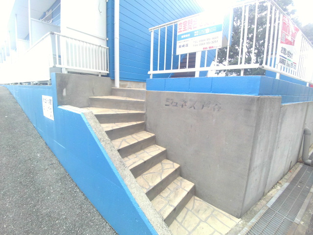 21/30 エントランス