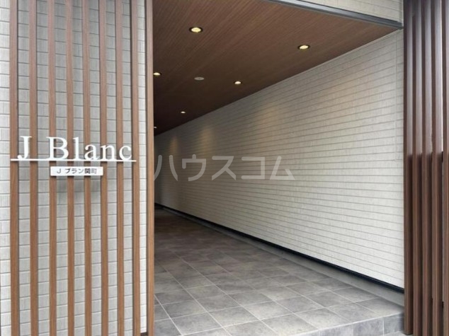 16/25 エントランス