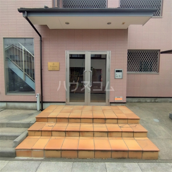 18/29 エントランス