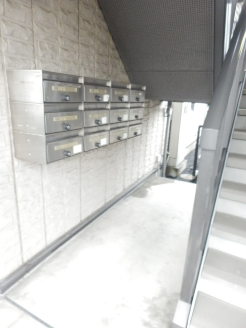 21/30 エントランス