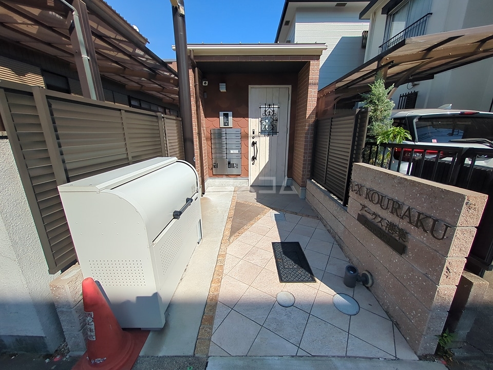 2/3 エントランス