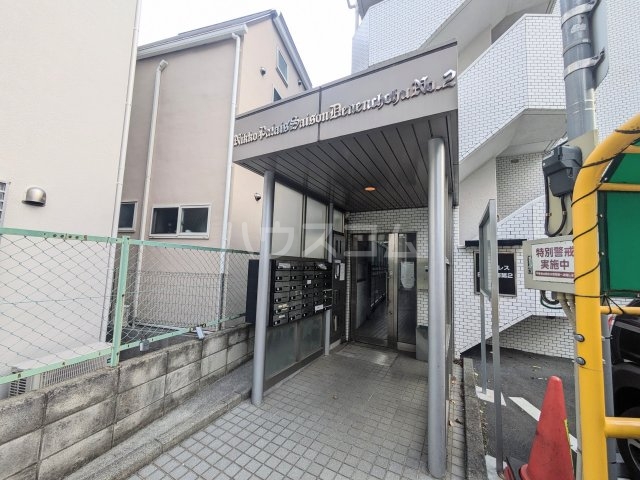 21/30 エントランス