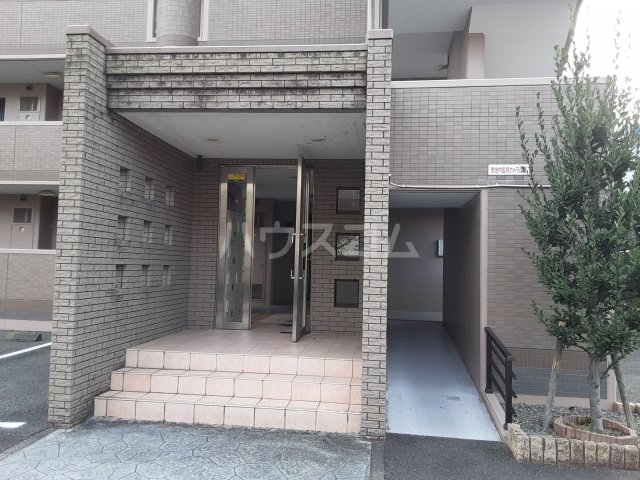 2/4 エントランス