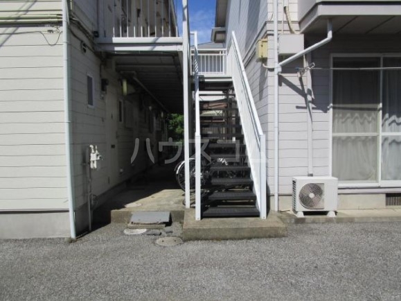 16/20 エントランス