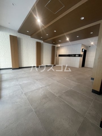 25/30 エントランス