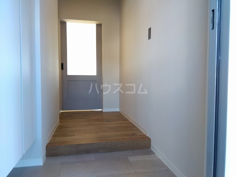 13/28 玄関