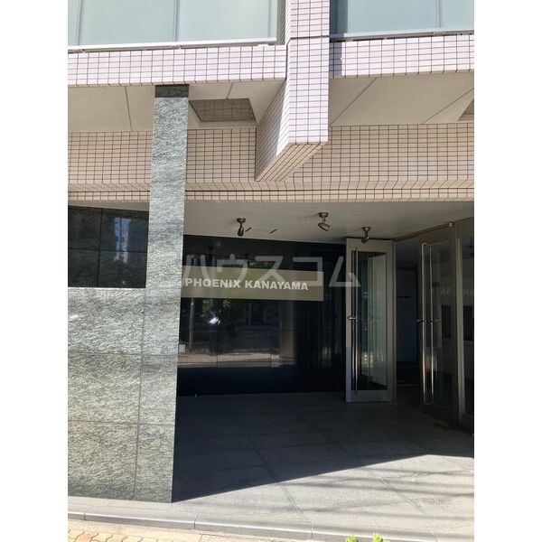 16/22 エントランス