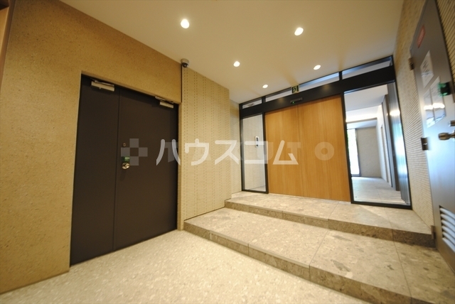 21/30 エントランス