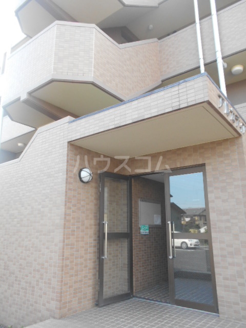 19/30 エントランス