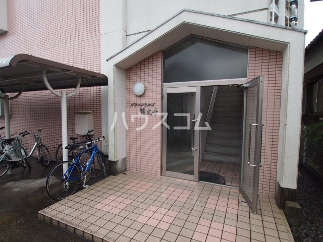 20/30 エントランス