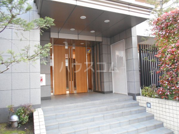 28/30 エントランス